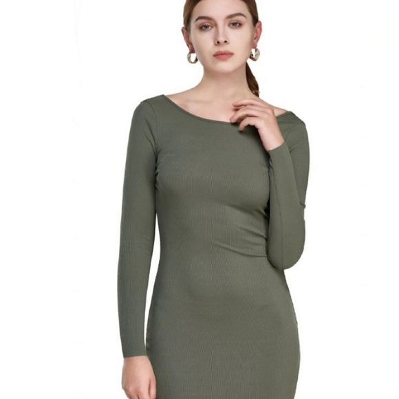 Long sleeve backless dress - Picture 2 of 11